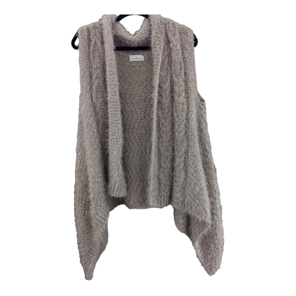 Kloth and Clover Jackets & Blazers - Kloth & Clover fuzzy open vest One Size GUC